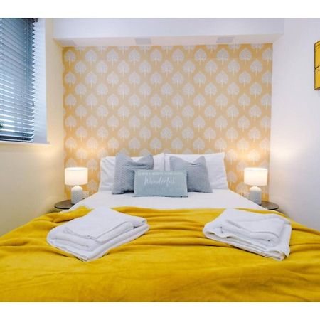 The Ecclesian Deluxe Apartments Near Trafford Centre Eccles Train Station Manchester Dış mekan fotoğraf