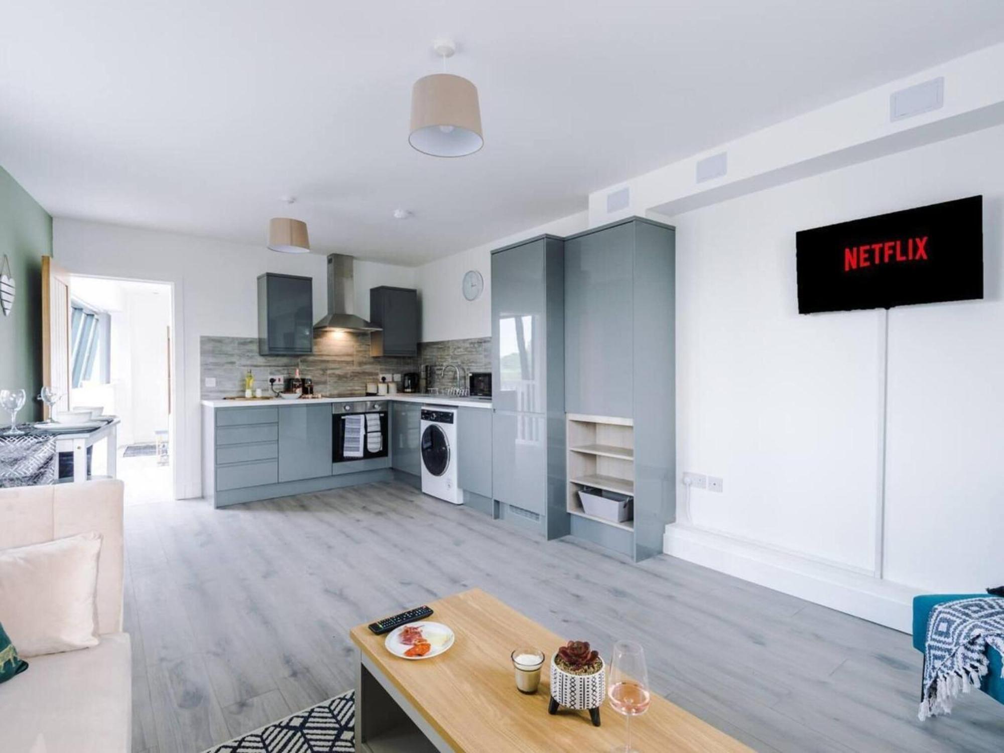 The Ecclesian Deluxe Apartments Near Trafford Centre Eccles Train Station Manchester Dış mekan fotoğraf