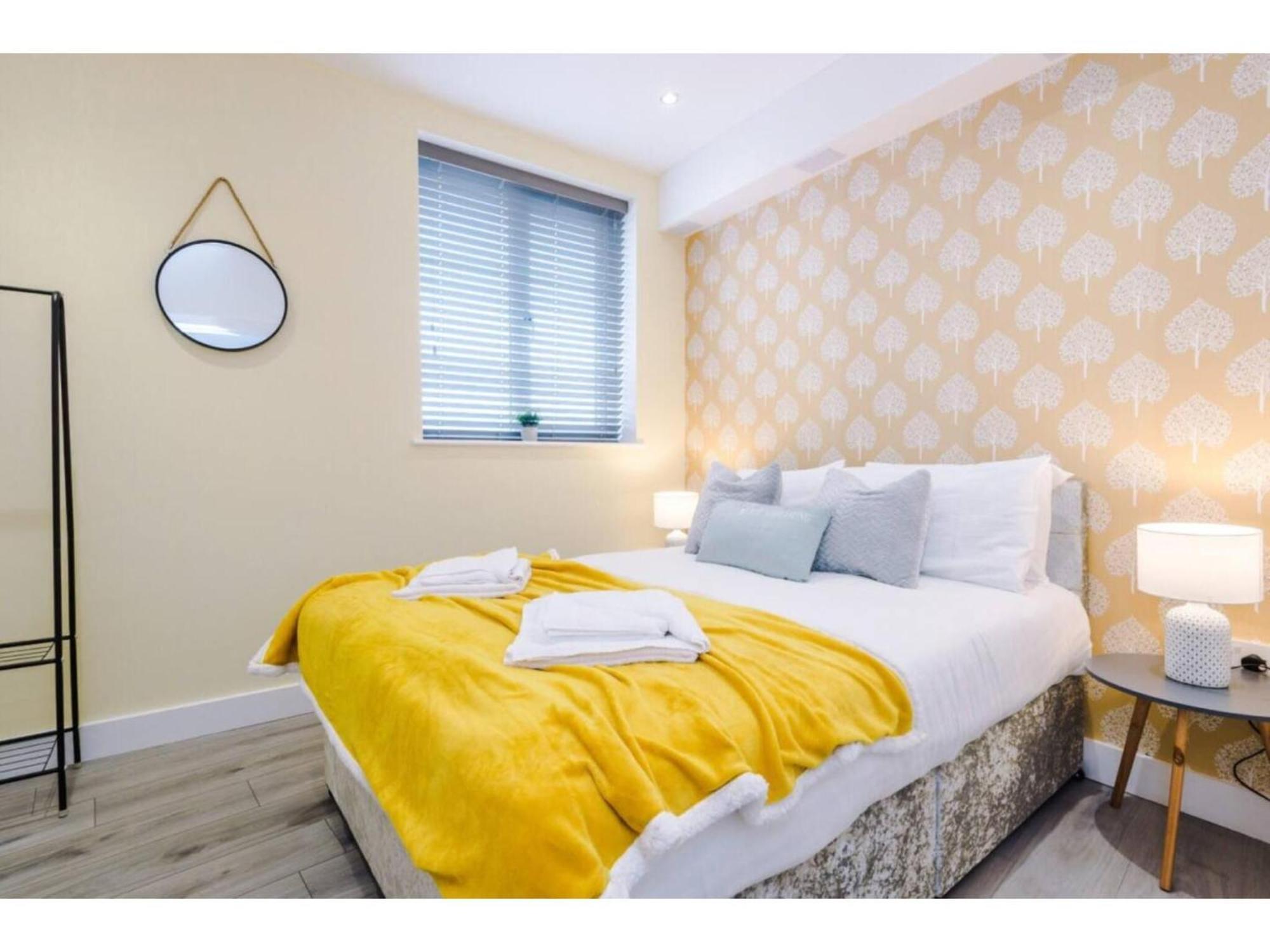 The Ecclesian Deluxe Apartments Near Trafford Centre Eccles Train Station Manchester Dış mekan fotoğraf