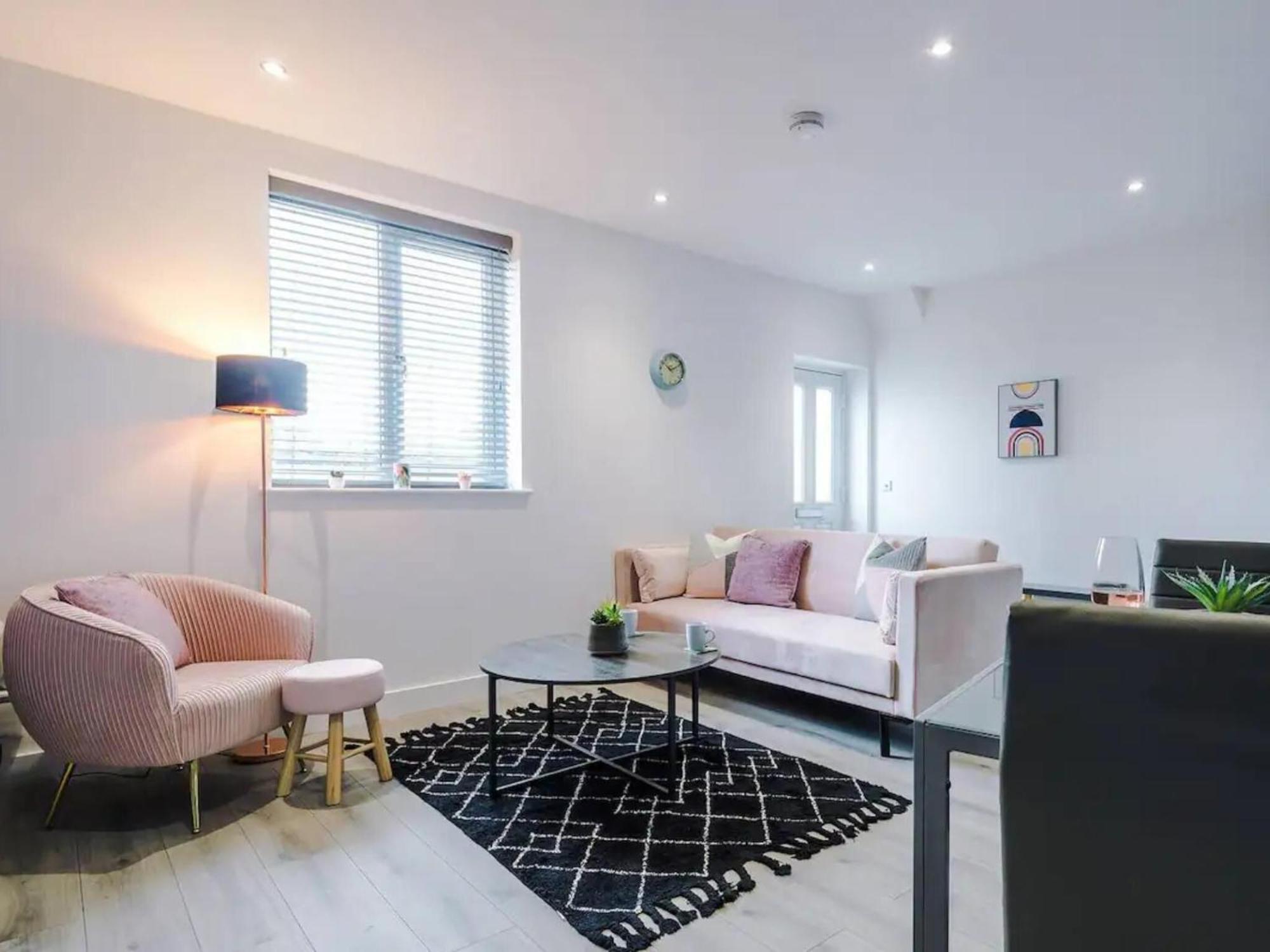 The Ecclesian Deluxe Apartments Near Trafford Centre Eccles Train Station Manchester Dış mekan fotoğraf
