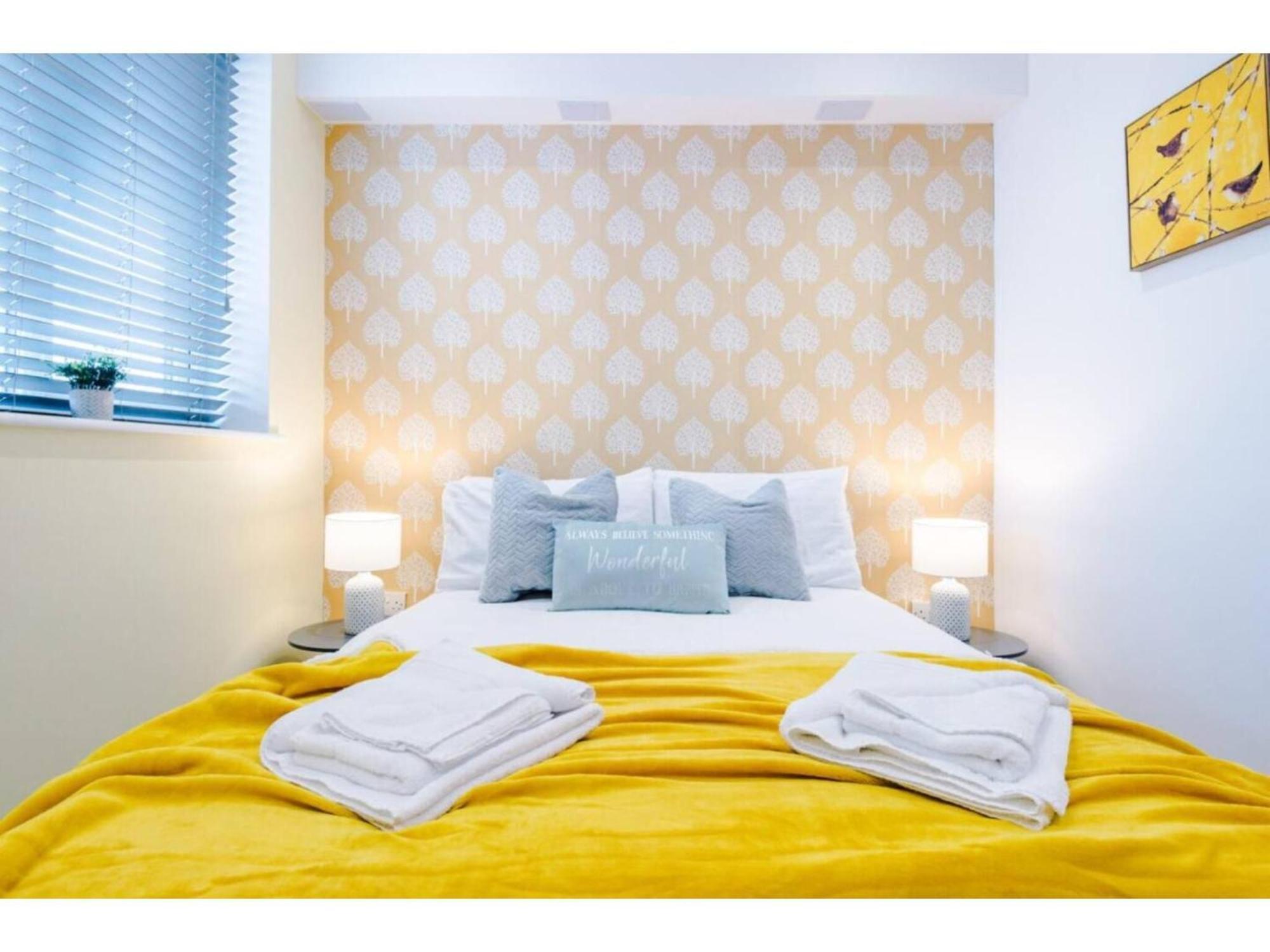 The Ecclesian Deluxe Apartments Near Trafford Centre Eccles Train Station Manchester Dış mekan fotoğraf