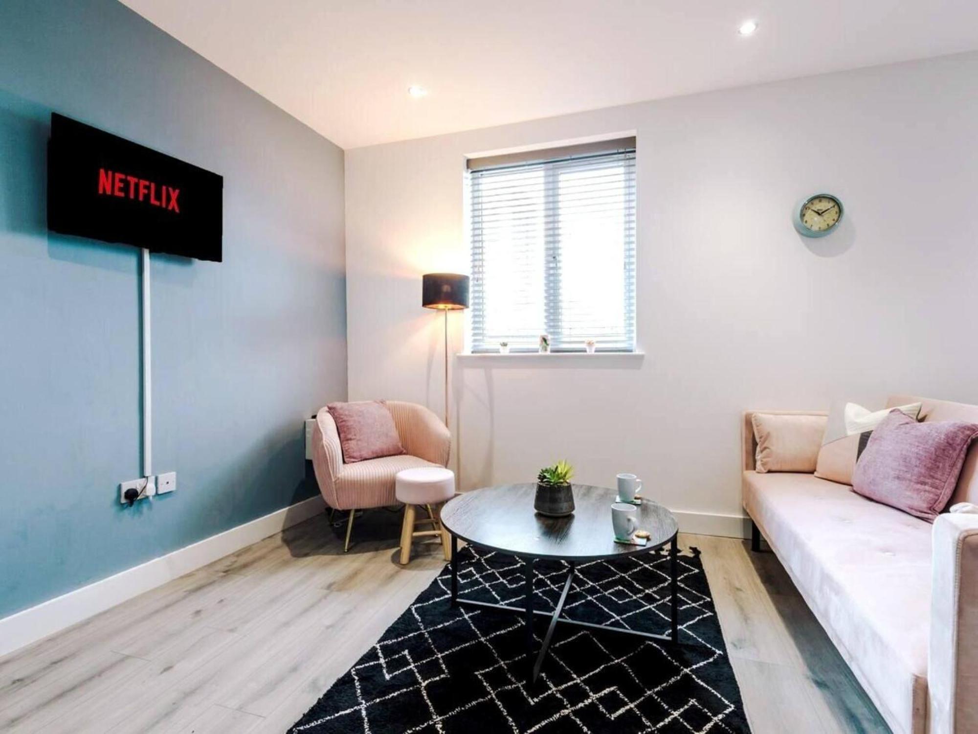 The Ecclesian Deluxe Apartments Near Trafford Centre Eccles Train Station Manchester Dış mekan fotoğraf